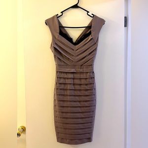 MaxandCleo Dress size 2 Lavender Grey Color, Black lace detail.  Great Condition